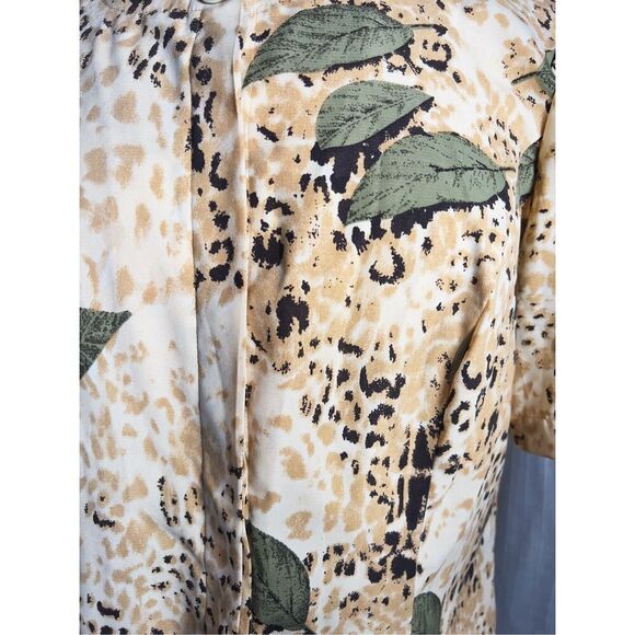 Kathy Che | Women’s | Blouses | S | Vintage Patterned Button Down Blouse - Picture 2 of 5